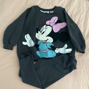Zara gently used Minnie Mouse sweatshirt set 2-3t